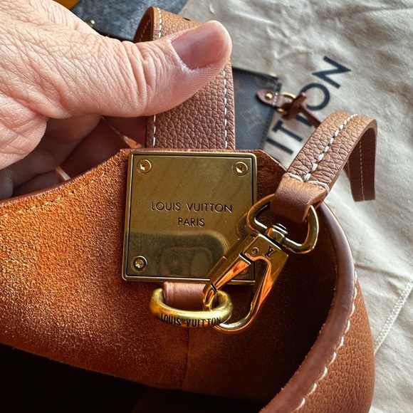 Louis Vuitton Low Key Hobo PM - Picture 5 of 14